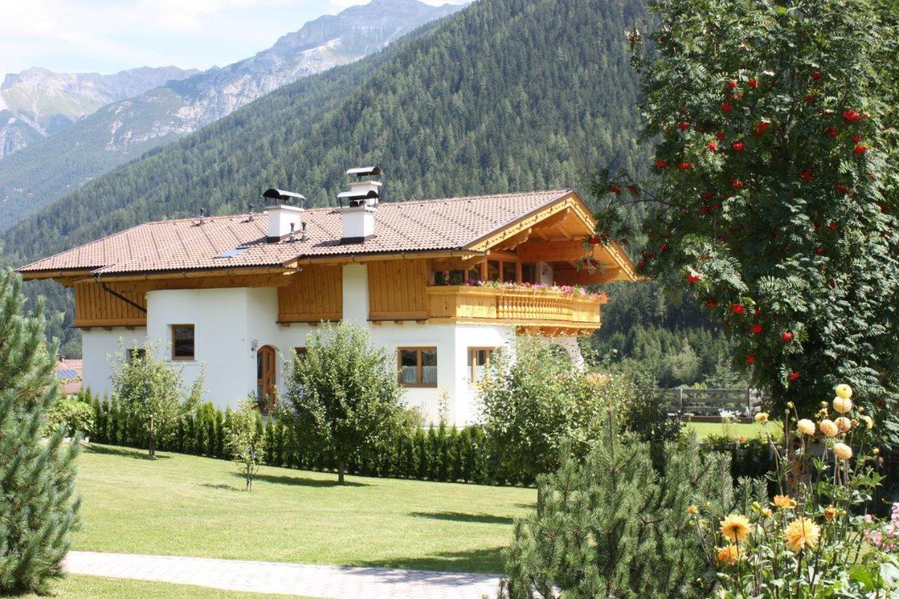 Landhaus Alpensonne Нойщифт им Щубайтал Екстериор снимка